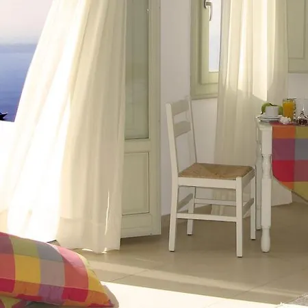 Konukevi Irida - Santorini 4*