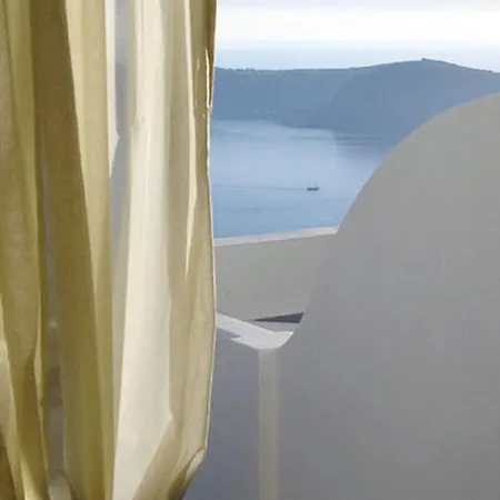 Irida - Santorini 4*