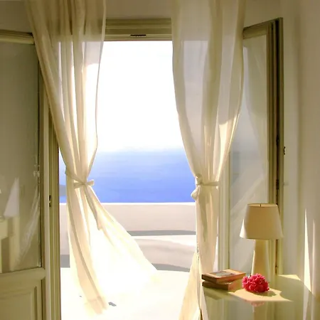 Konukevi Irida - Santorini 4*