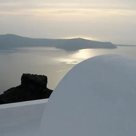 Konukevi Irida - Santorini 4*