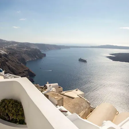 Irida - Santorini Guest house 4*